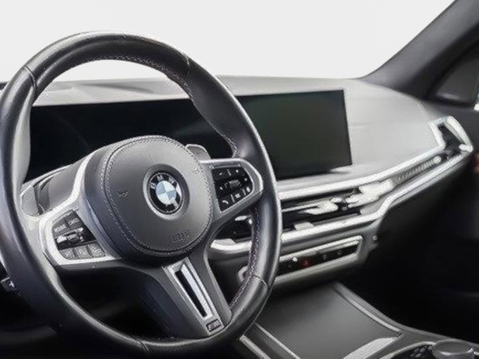 Used 2023 BMW X7 M60i image 2