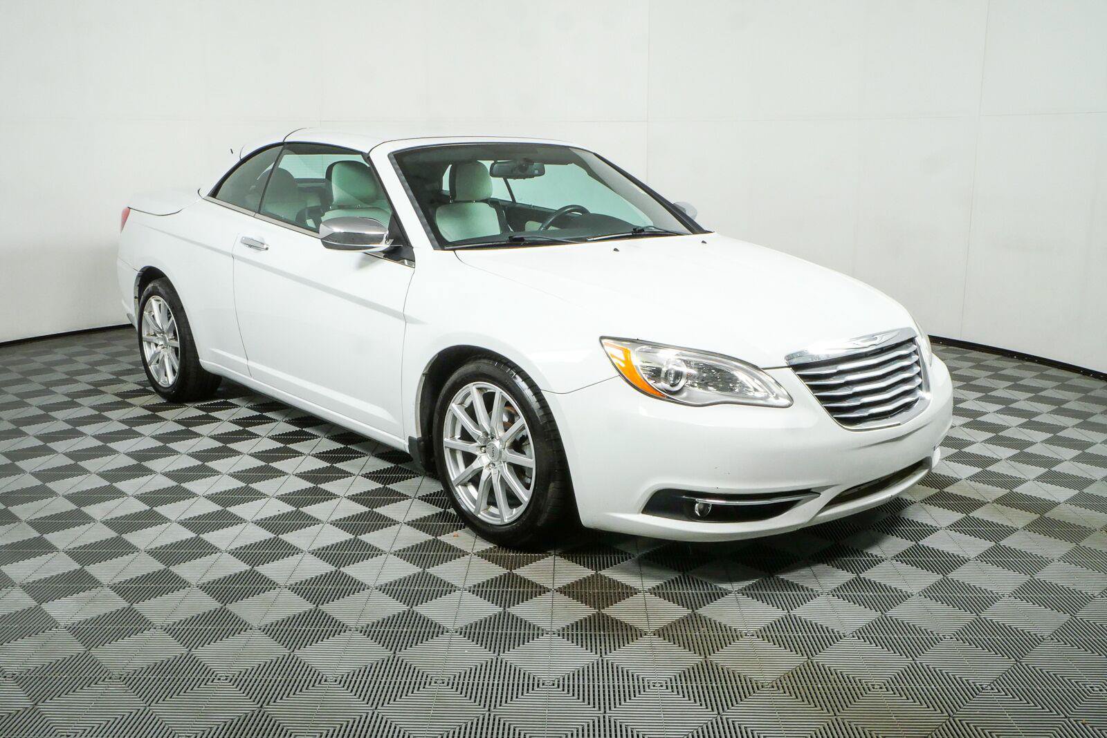 Used 2013 Chrysler 200 Limited