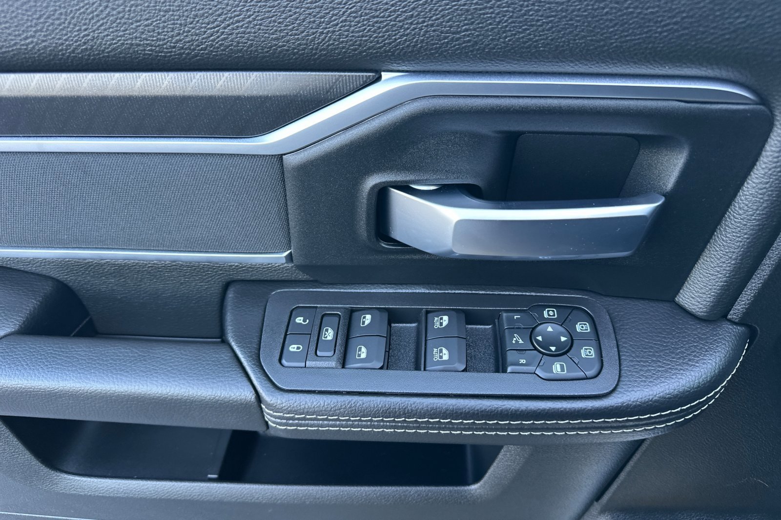 New 2026 RAM 2500 Big Horn AWD/4WD image 11