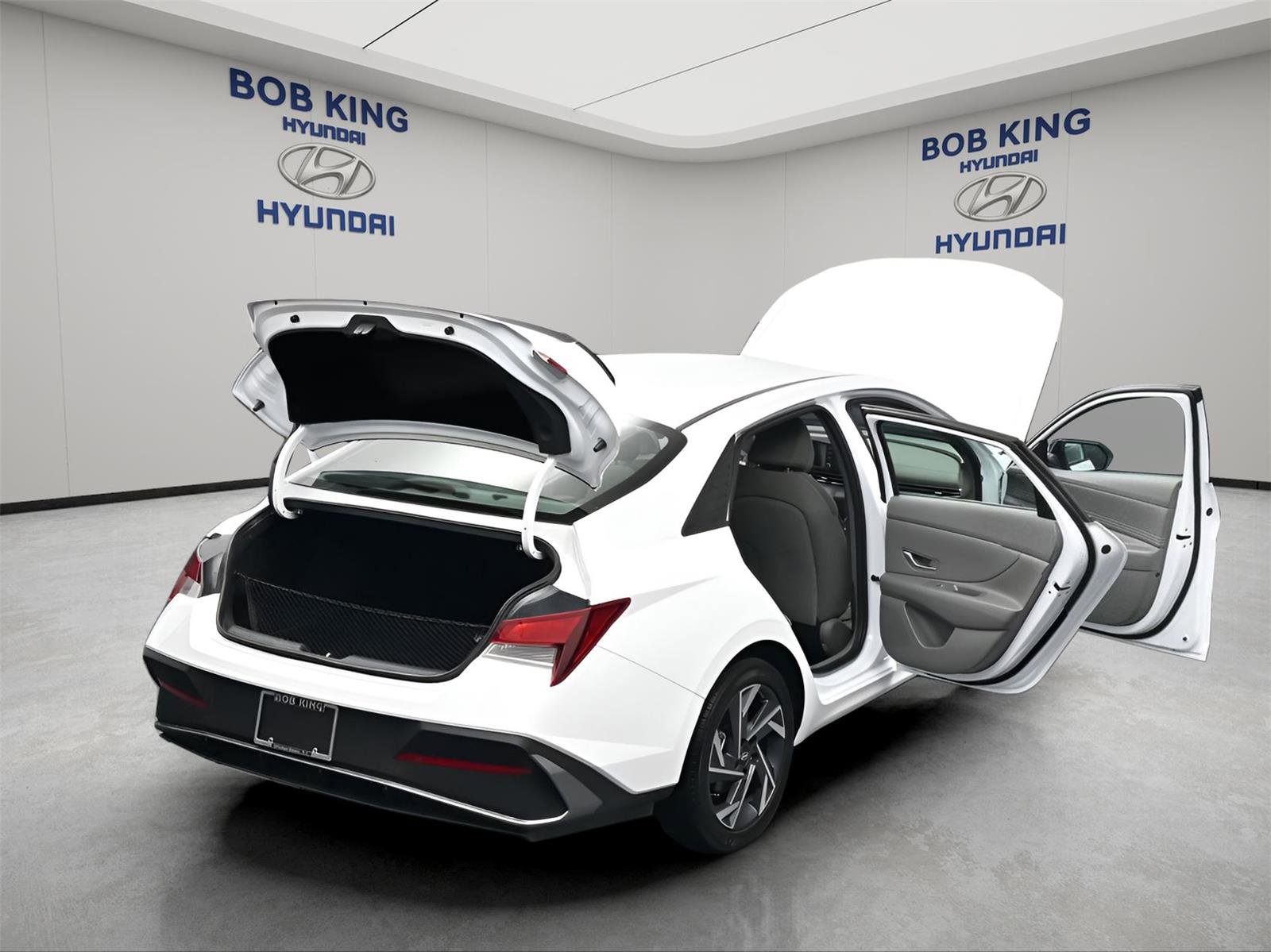 Certified 2025 Hyundai Elantra Sport image 19