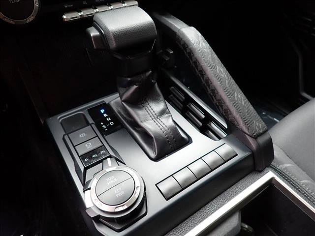 Certified 2025 Toyota Tacoma SR5 AWD/4WD image 15