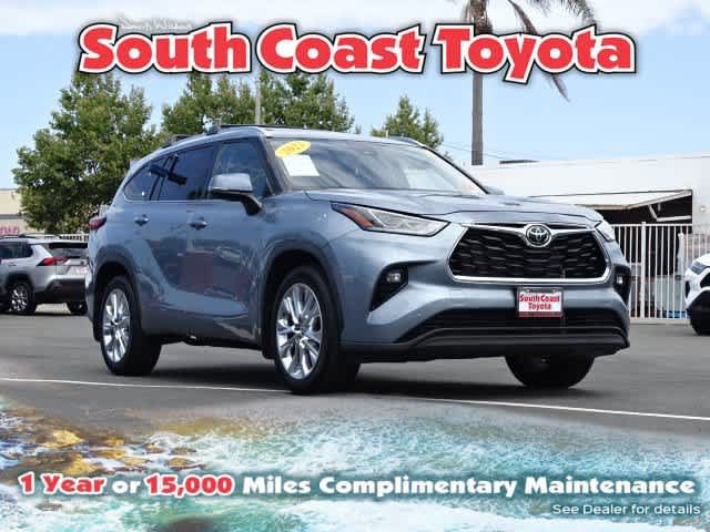 Used 2023 Toyota Highlander Limited FWD image 1