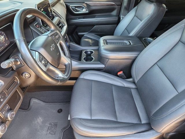 Used 2023 Chevrolet Suburban Z71 w/ Luxury Package image 4