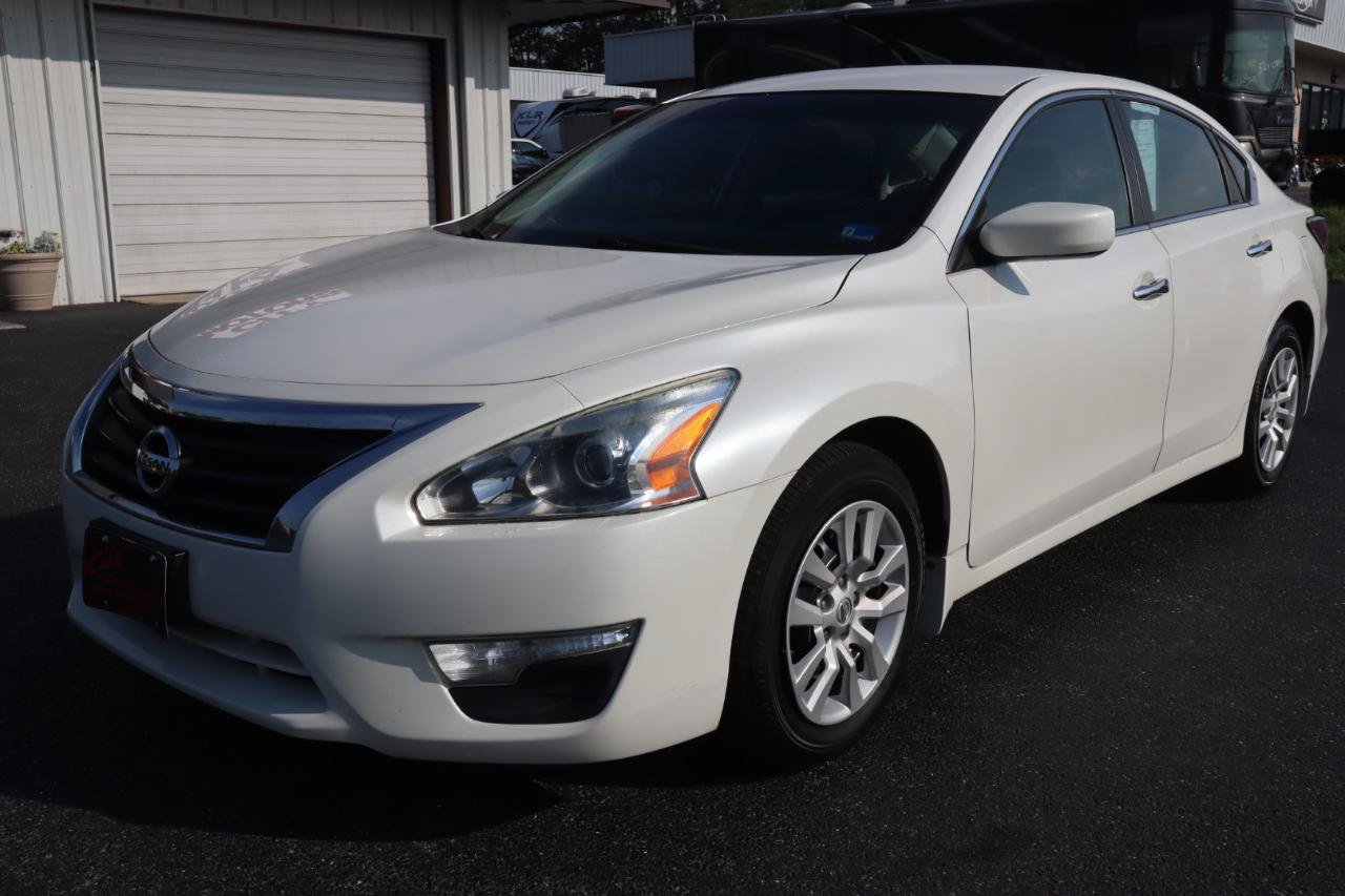 Used 2014 Nissan Altima 2.5 S w/ Display Audio Package FWD image 21