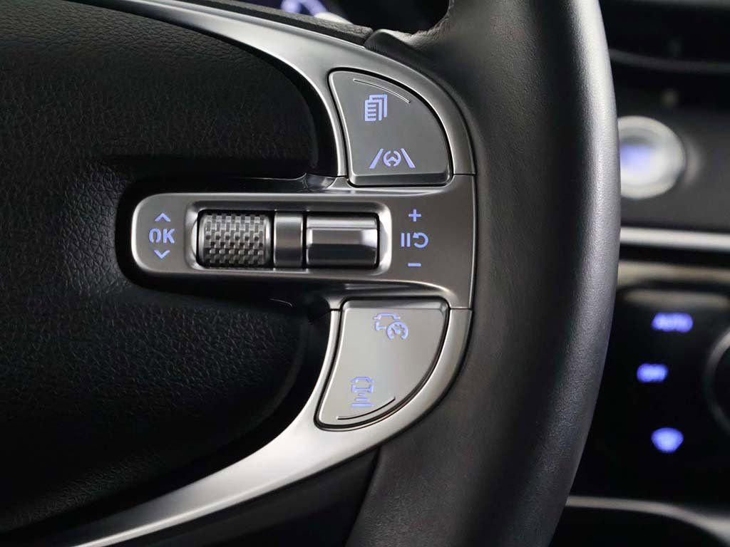 Used 2025 Genesis GV70 2.5T image 40