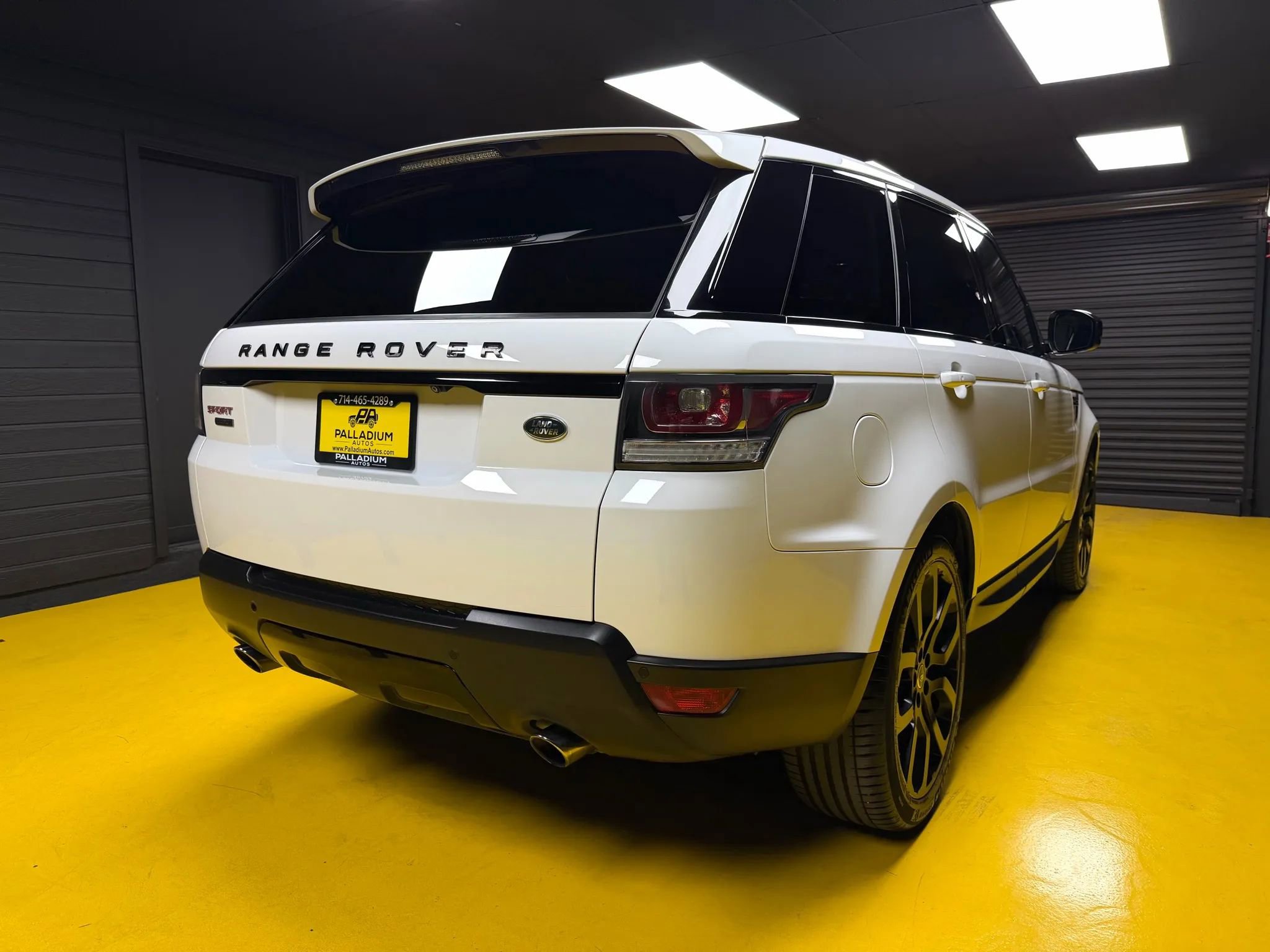 Used 2014 Land Rover Range Rover Sport Supercharged image 4