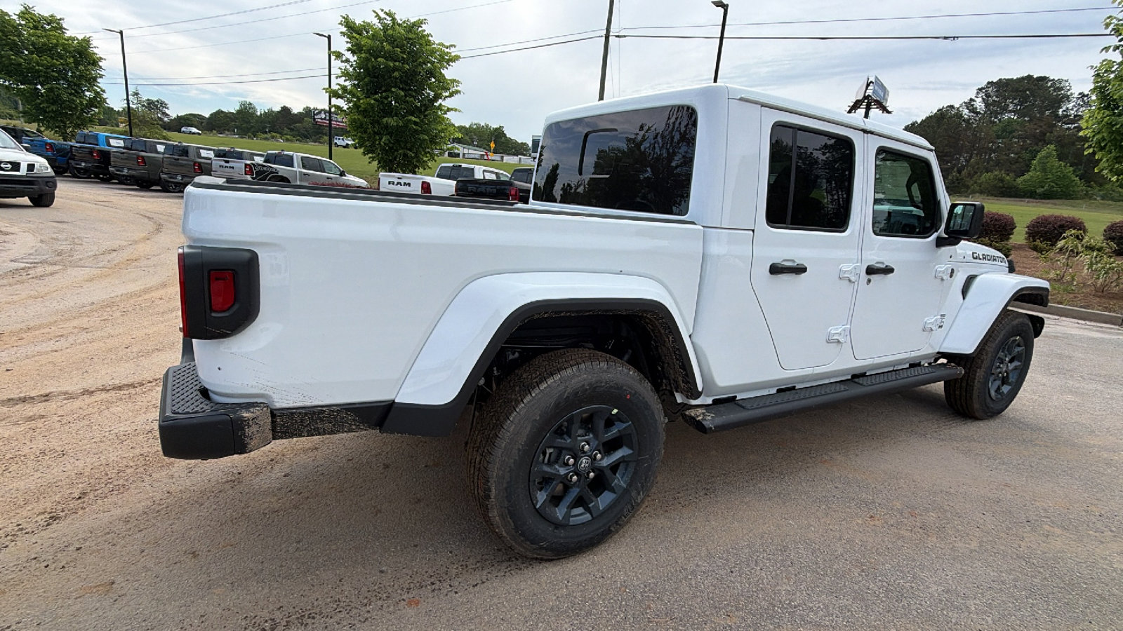 New 2026 Jeep Gladiator Sport AWD/4WD image 8