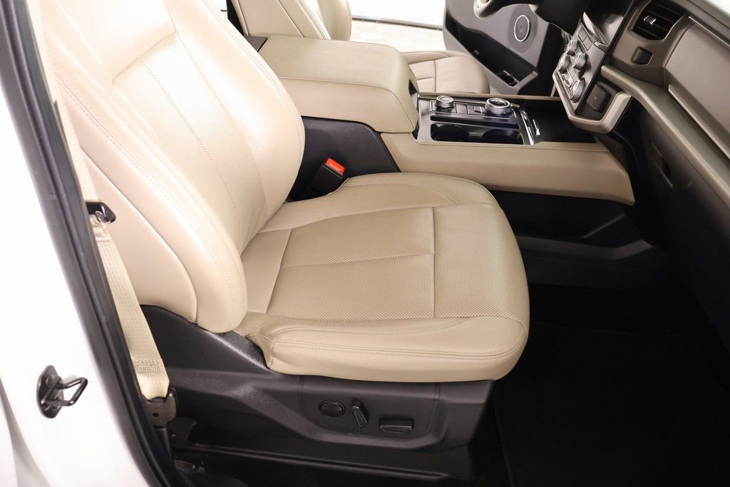Used 2023 Ford Expedition Max XLT image 14