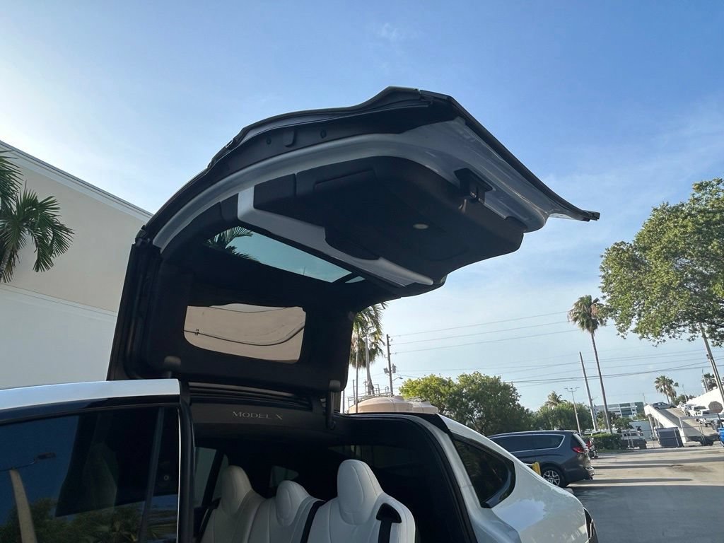 Used 2022 Tesla Model X AWD/4WD image 38