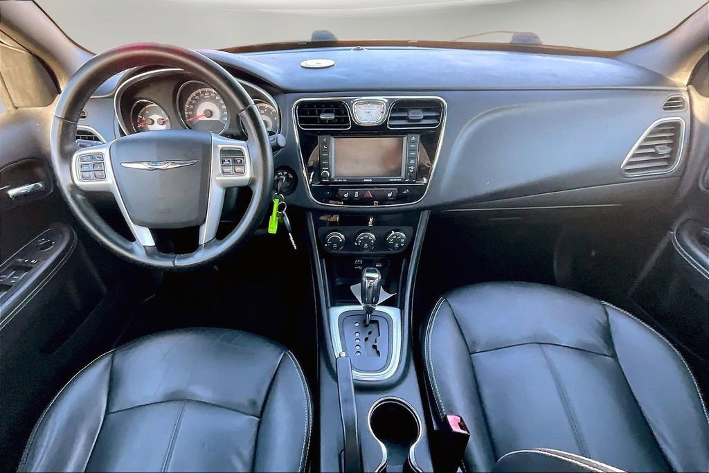 Used 2011 Chrysler 200 Limited FWD image 7