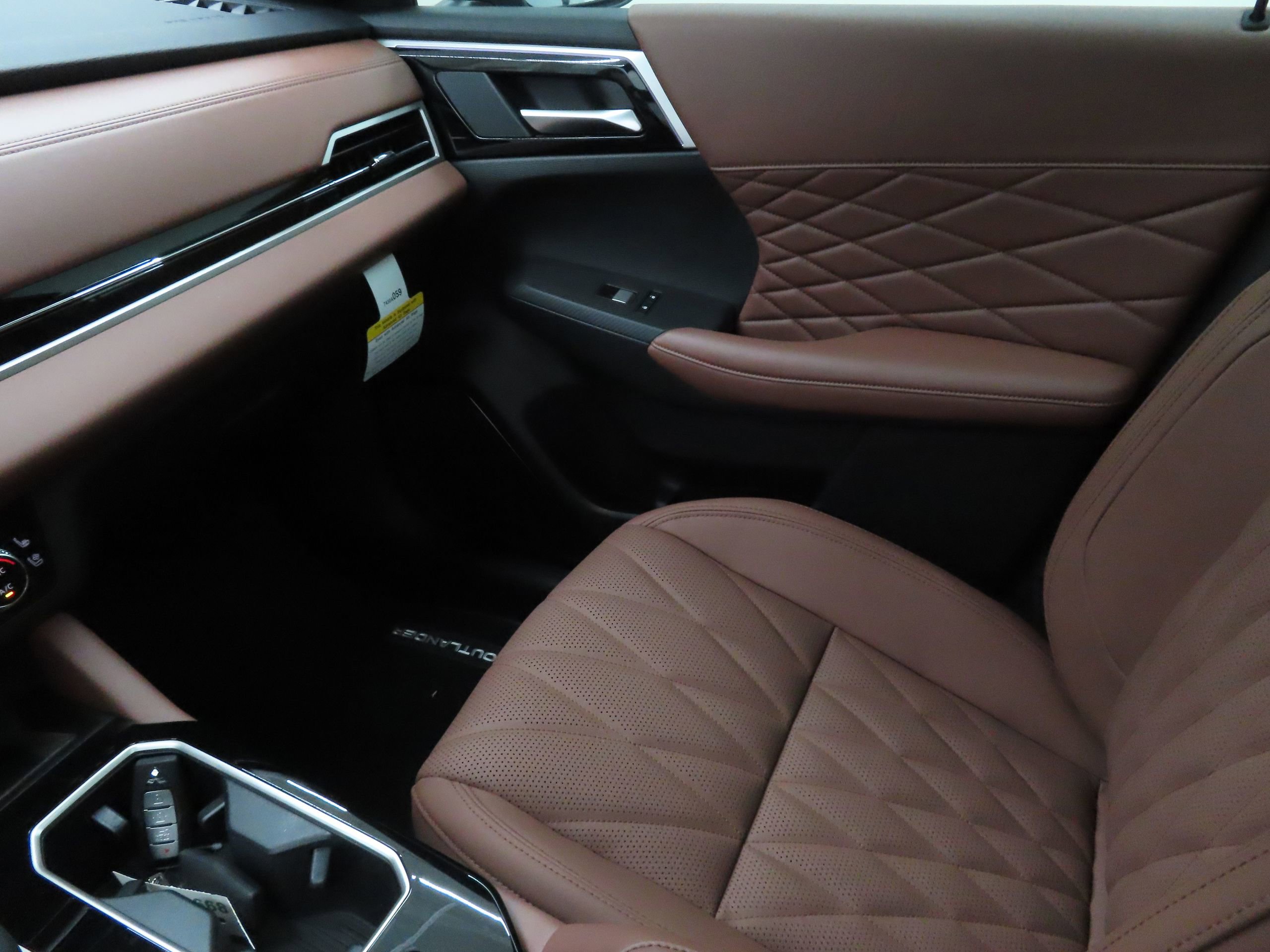 New 2026 Mitsubishi Outlander SEL FWD image 18