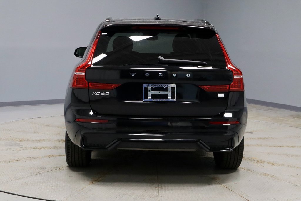Used 2024 Volvo XC60 T8 Core image 9