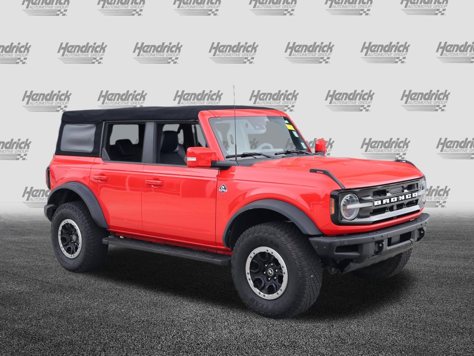 Used 2022 Ford Bronco Outer Banks w/ Sasquatch Package AWD/4WD image 2