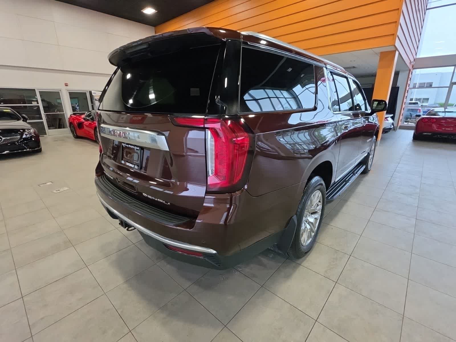 Used 2023 GMC Yukon XL Denali AWD/4WD image 8