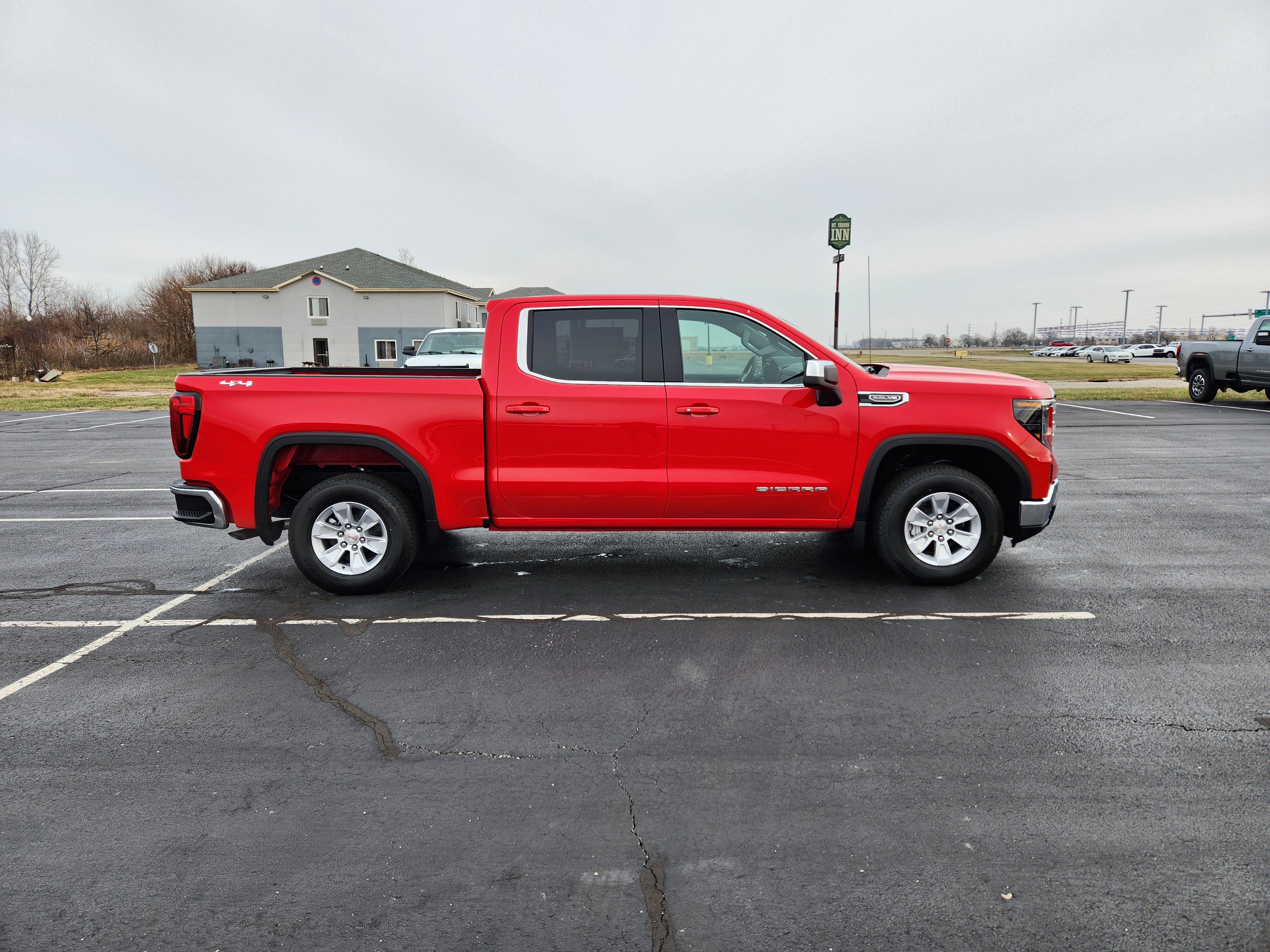 New 2026 GMC Sierra 1500 SLE image 5