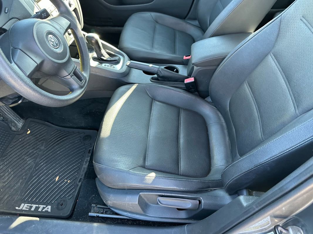 Used 2011 Volkswagen Jetta SE image 35