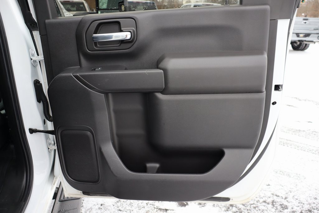 Used 2020 Chevrolet Silverado 2500 Custom w/ Custom Value Package image 11
