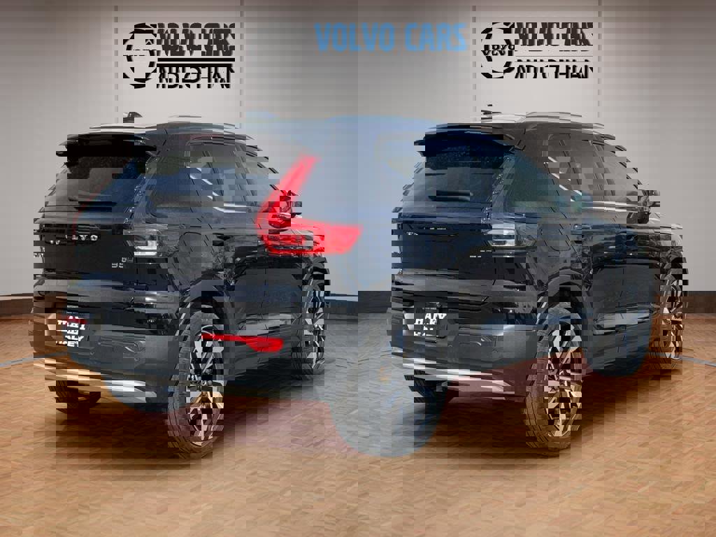 Used 2023 Volvo XC40 B5 Plus w/ Driver Assist Package image 20