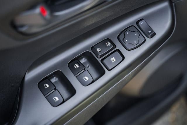 Used 2021 Hyundai Kona SE w/ Cargo Package image 31