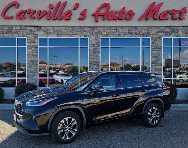 Used 2021 Toyota Highlander XLE image 1