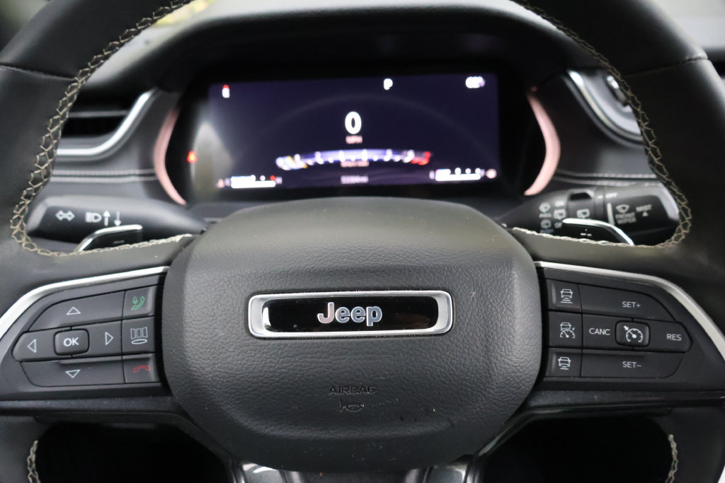 Used 2023 Jeep Grand Cherokee L Laredo AWD/4WD image 30