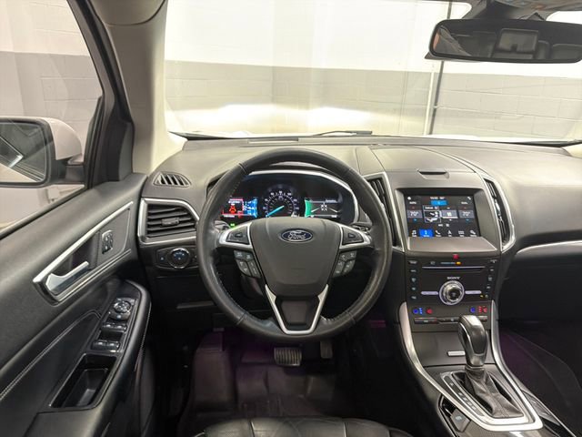 Used 2018 Ford Edge Titanium w/ Equipment Group 302A AWD/4WD image 37