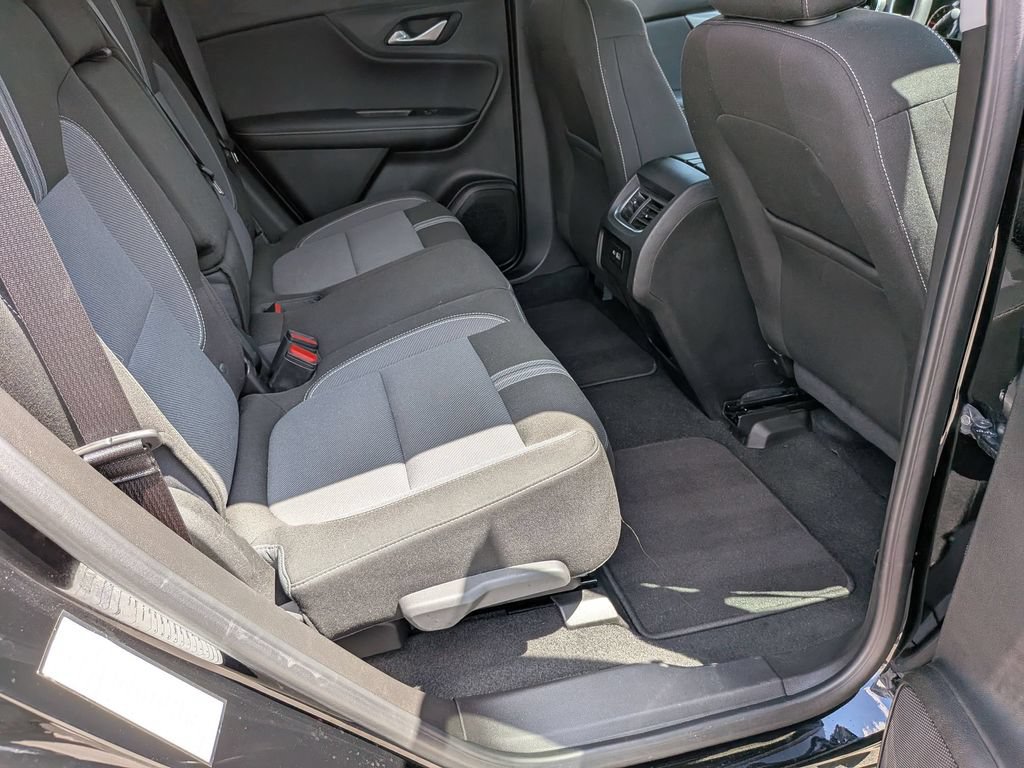 Used 2025 Chevrolet Blazer LT FWD image 30