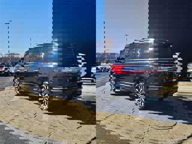 Used 2019 Lincoln Navigator L Reserve image 6