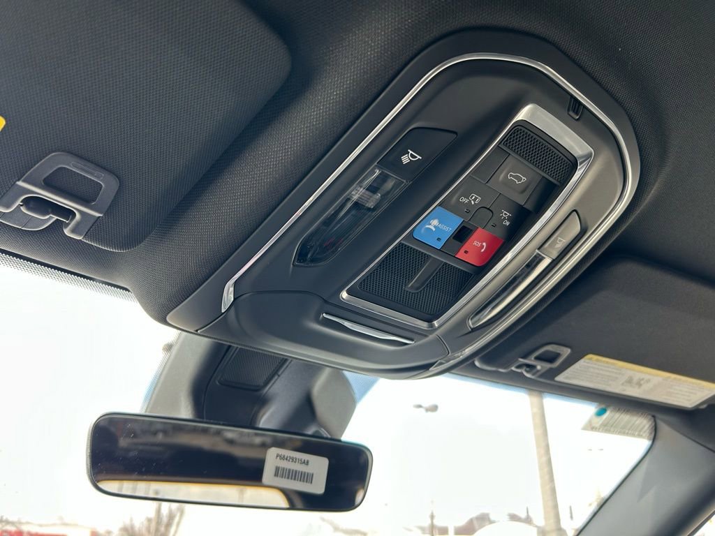 New 2026 Jeep Grand Cherokee Altitude image 25