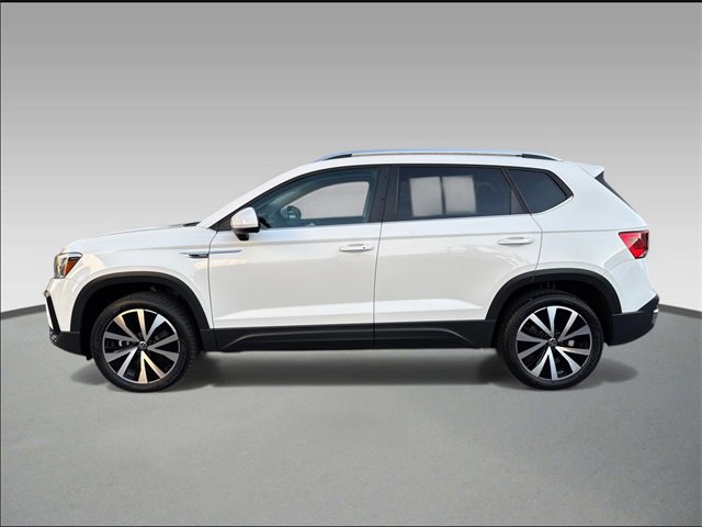 Certified 2023 Volkswagen Taos SE image 3