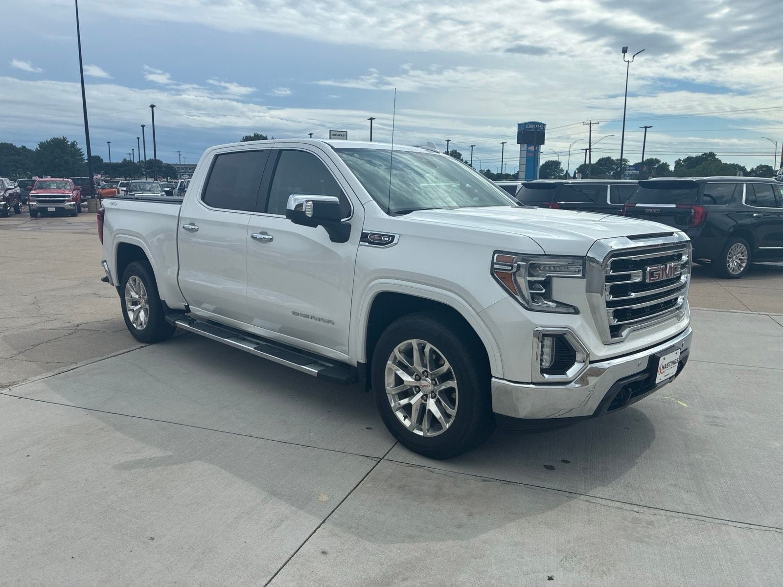 Used 2019 GMC Sierra 1500 SLT w/ SLT Premium Plus Package AWD/4WD image 9