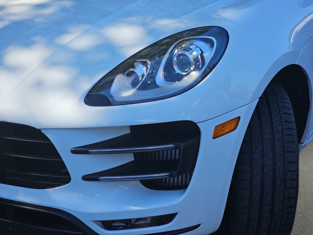 Used 2017 Porsche Macan Turbo AWD/4WD image 35