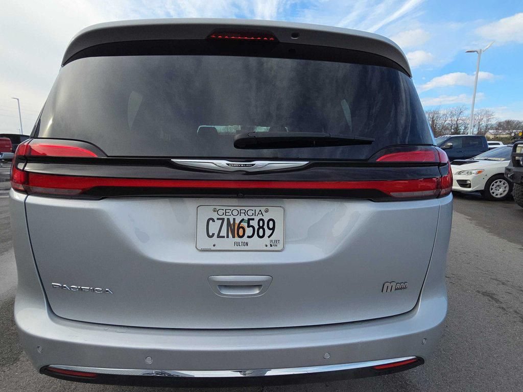 Used 2024 Chrysler Pacifica Touring-L FWD image 6