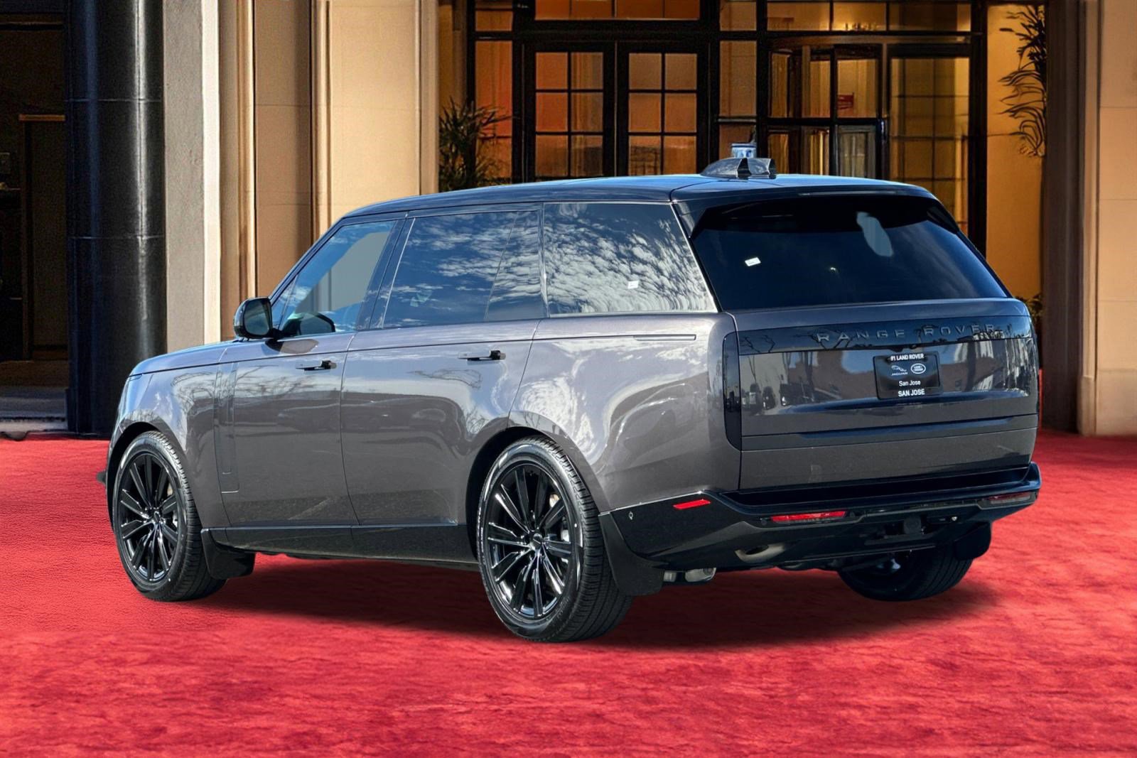 New 2026 Land Rover Range Rover Long Wheelbase SE image 4