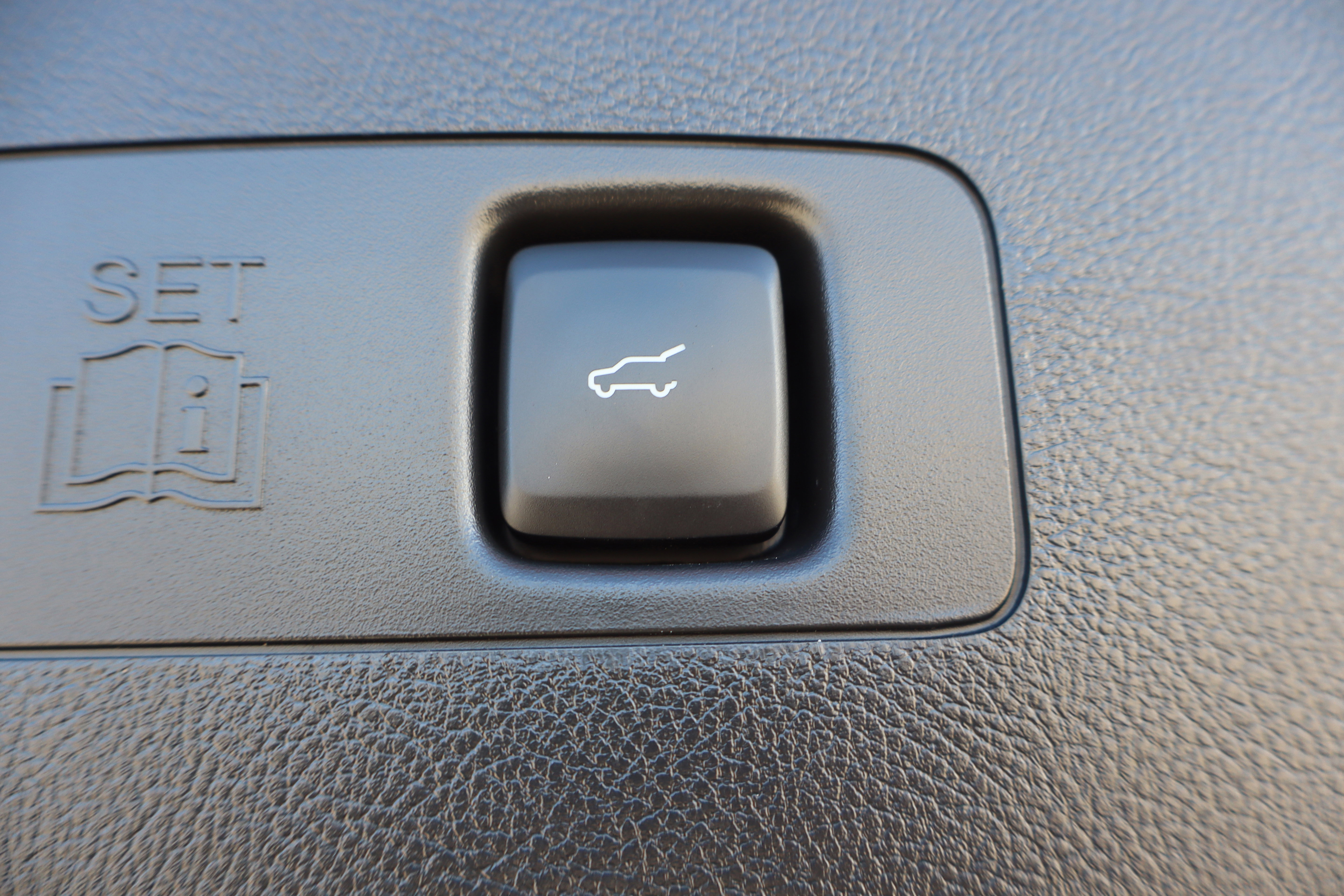 Used 2025 Lincoln Corsair FWD image 25