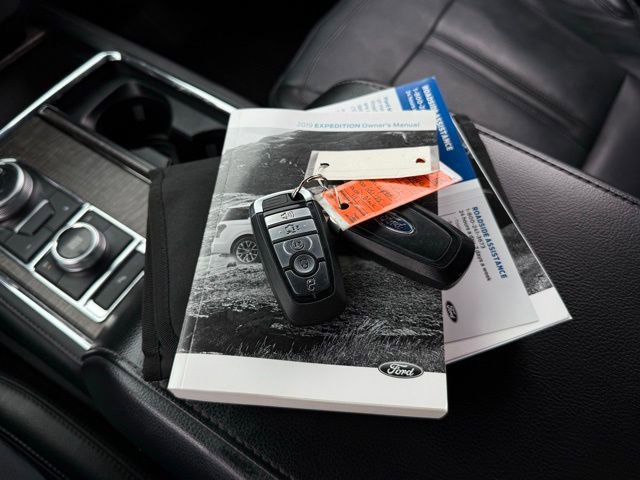 Used 2019 Ford Expedition Max Limited image 5