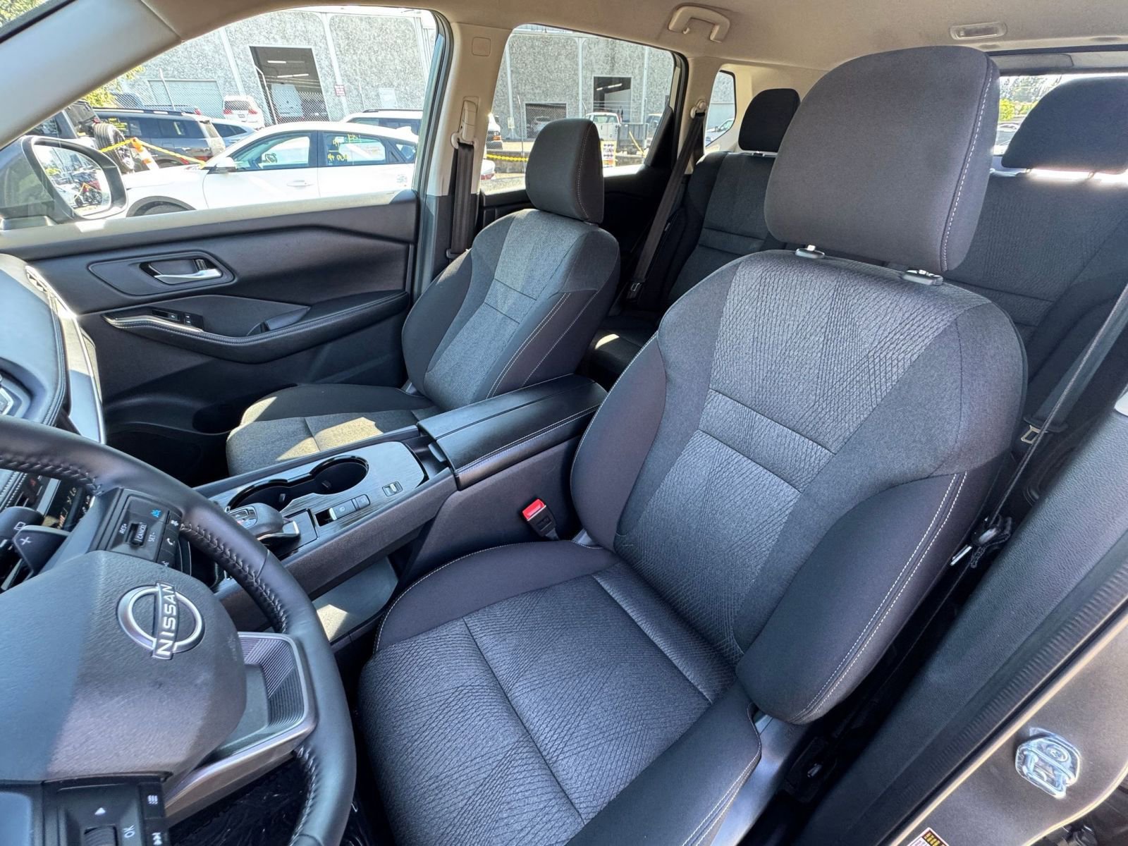 Used 2025 Nissan Rogue SV image 38