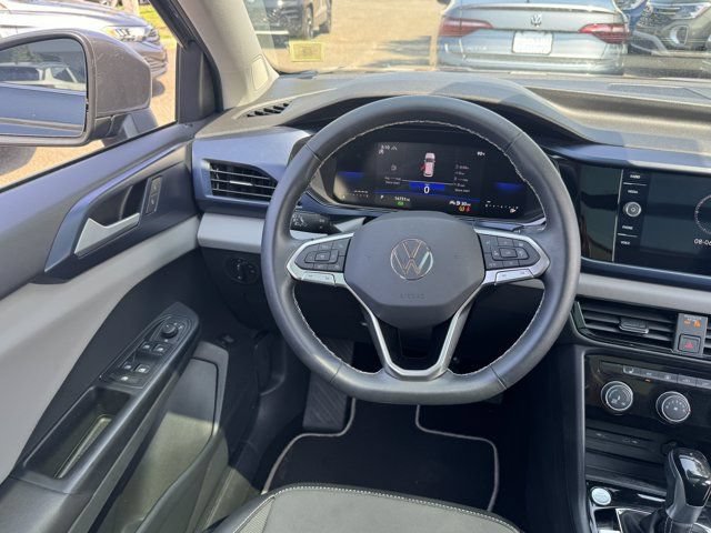 Used 2023 Volkswagen Taos SE w/ Panoramic Sunroof Package AWD/4WD image 15