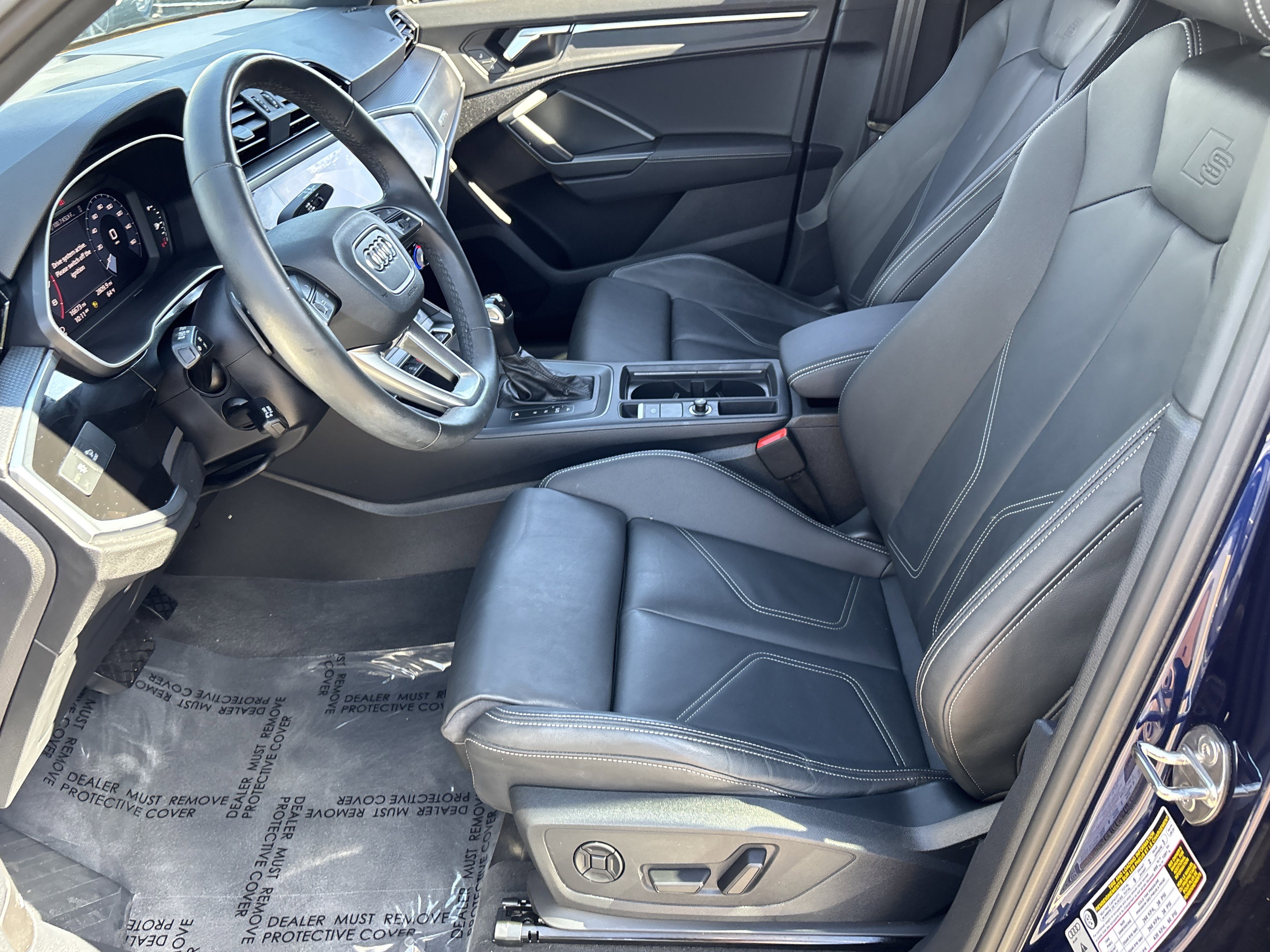 Used 2023 Audi Q3 2.0T Premium w/ Black Optic Sport Package image 19