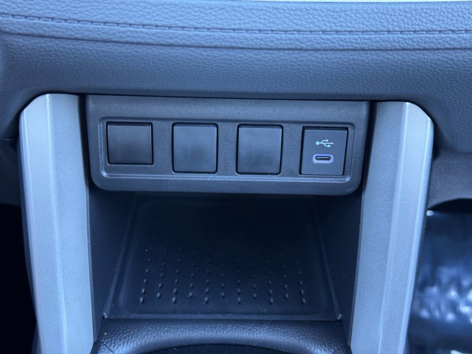 Used 2025 Toyota Corolla Cross AWD Hybrid image 26