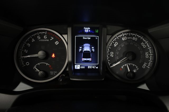 Used 2022 Toyota Tacoma TRD Off-Road image 11