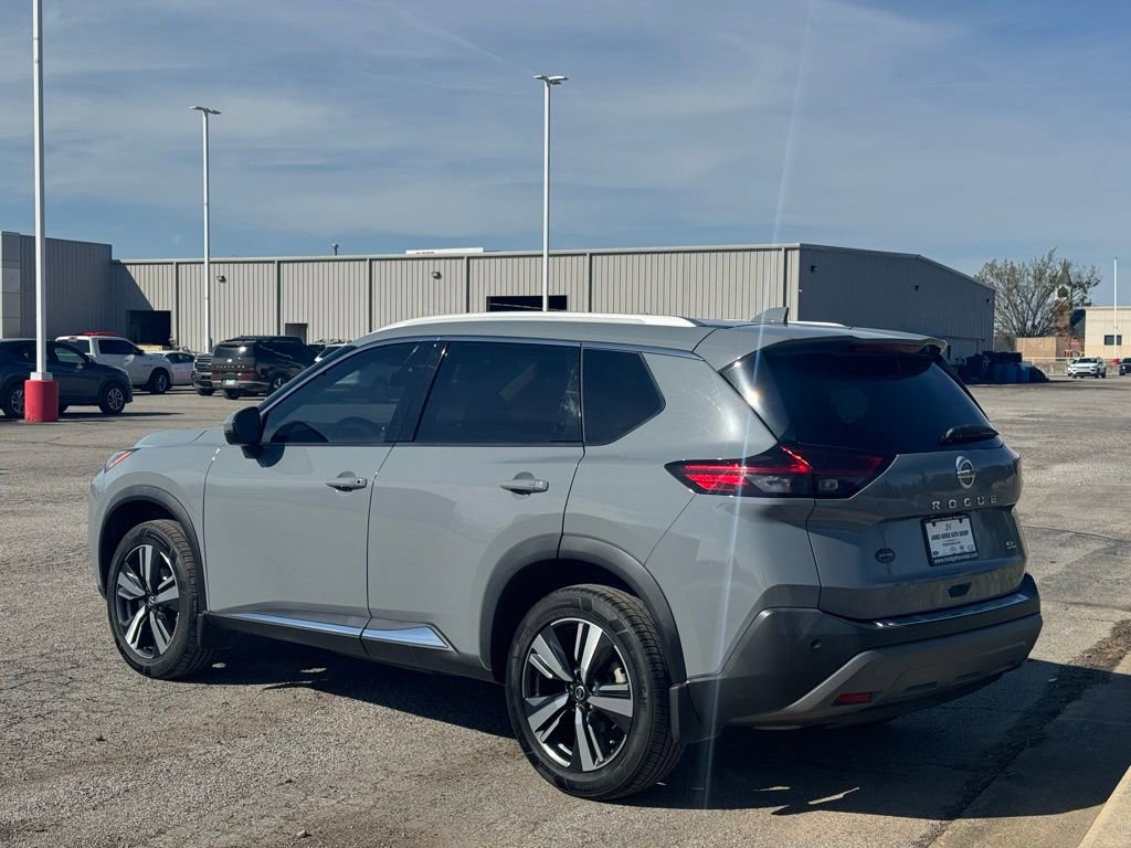 Used 2021 Nissan Rogue SL image 3