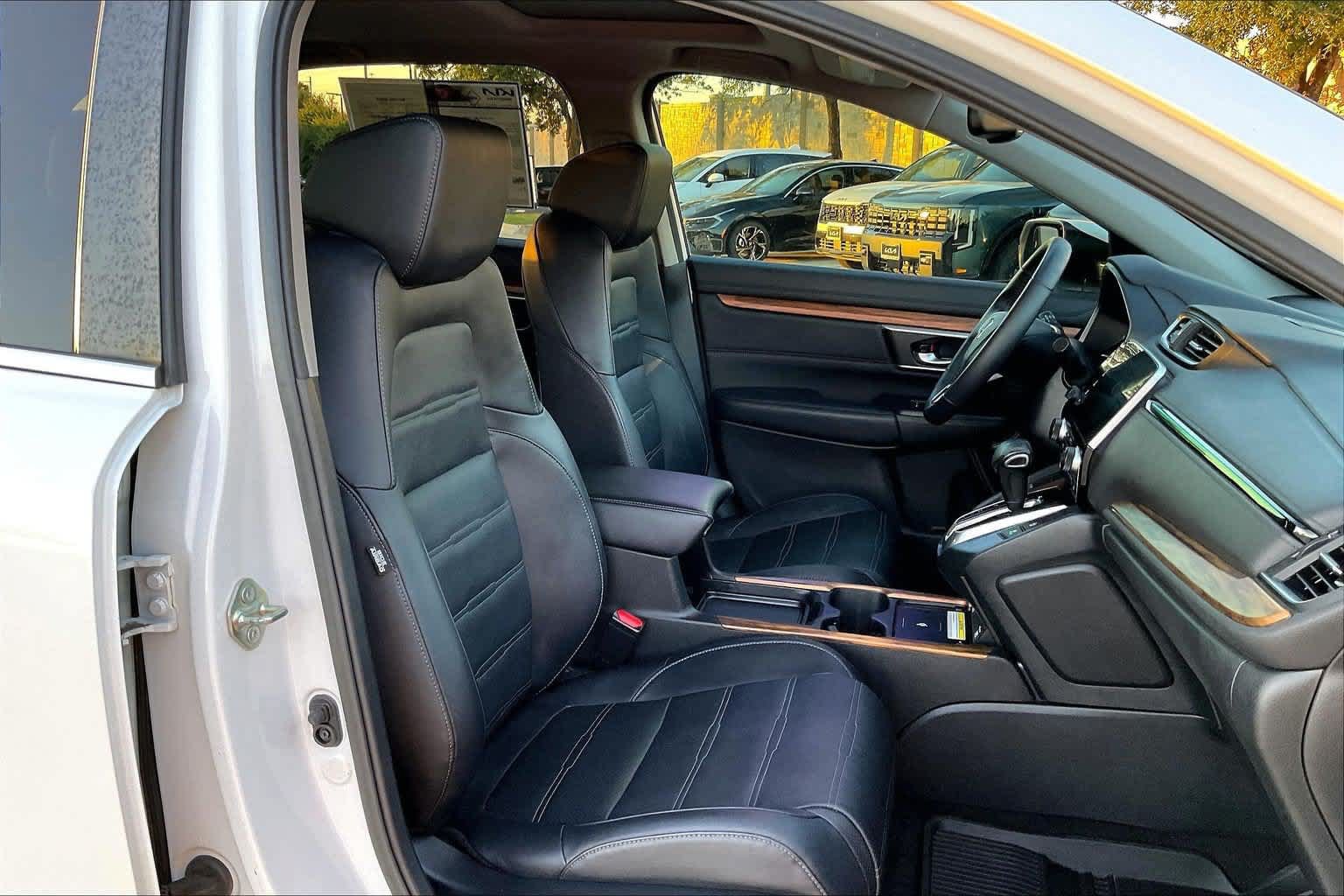 Used 2020 Honda CR-V Touring image 12