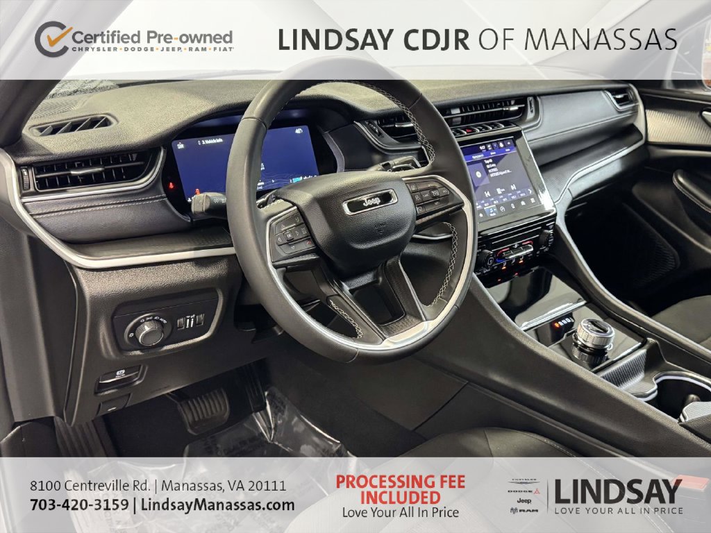 Used 2024 Jeep Grand Cherokee L Laredo AWD/4WD image 19