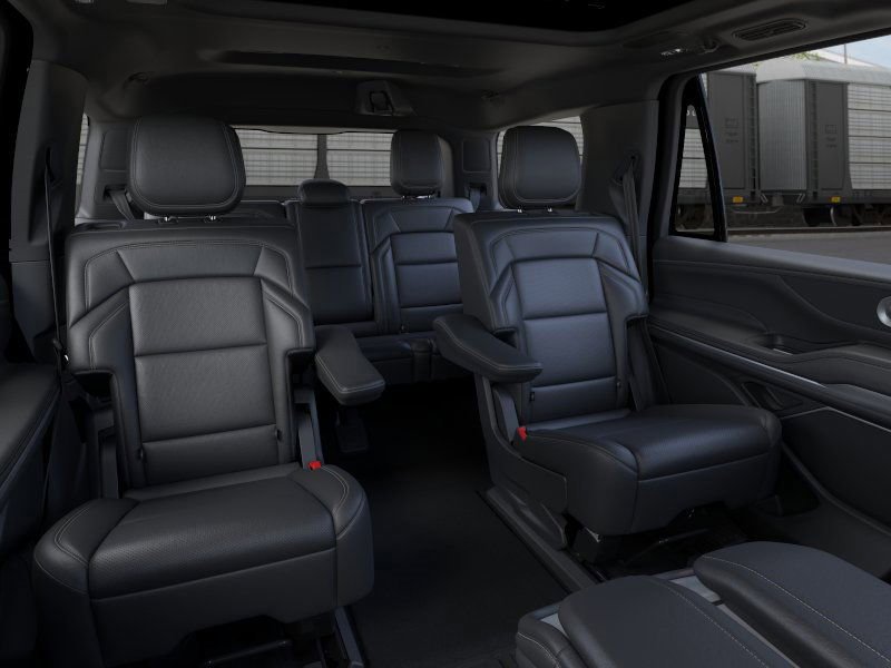 New 2025 Lincoln Navigator Reserve w/ Jet Appearance Package image 11