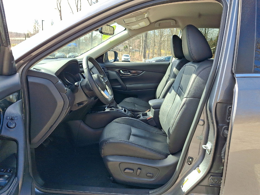 Used 2020 Nissan Rogue SL image 11