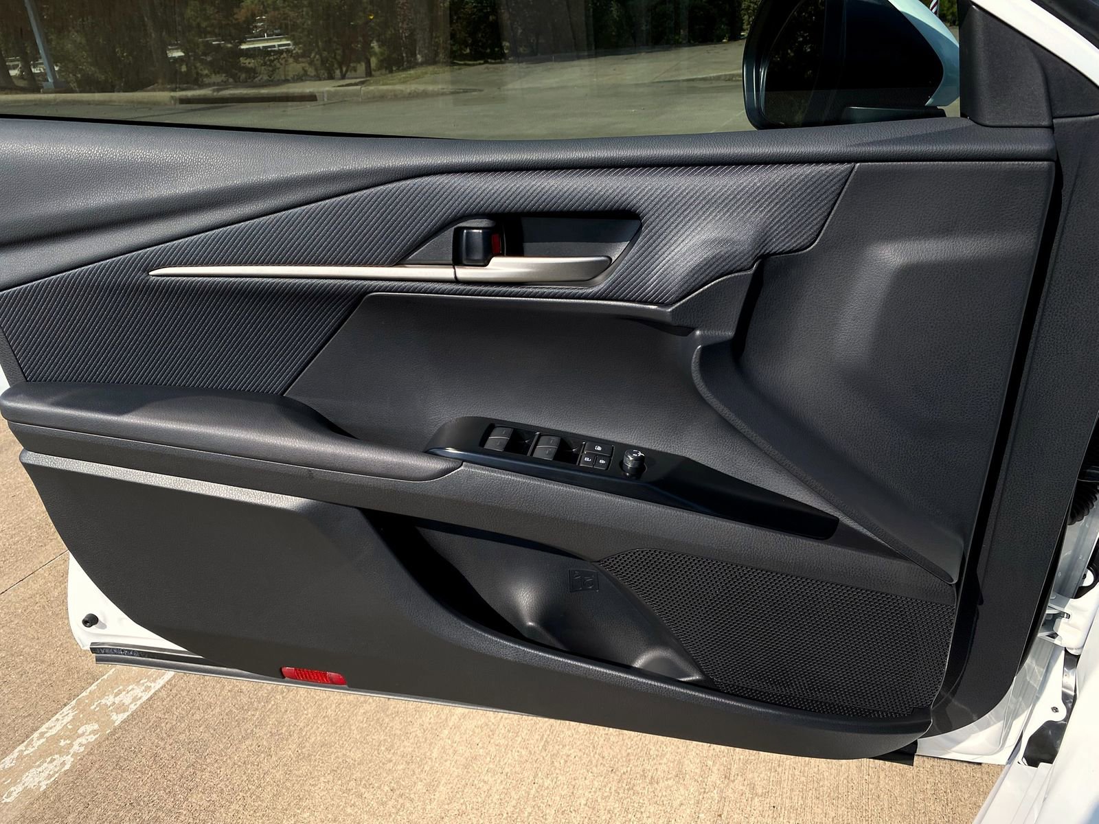 Used 2025 Toyota Camry SE image 24