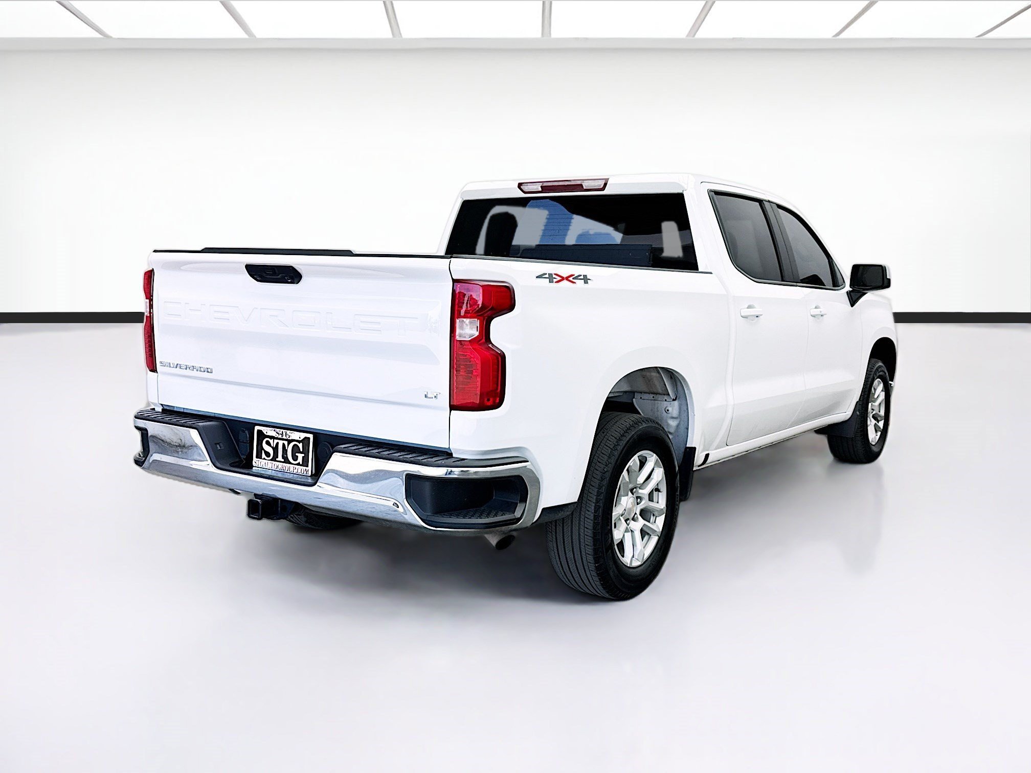 Used 2024 Chevrolet Silverado 1500 LT AWD/4WD image 4