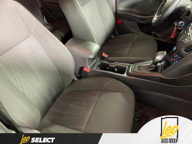 Used 2017 Ford Focus SE w/ Cold Weather Package FWD image 10