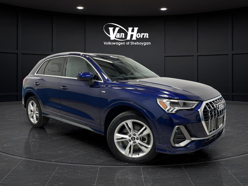 Used 2024 Audi Q3 2.0T Premium w/ Convenience Package AWD/4WD video 1